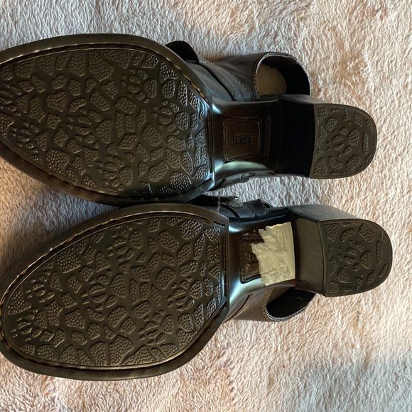 Born NWT heels have box very comfortable just wrong size Brown leather sz 7 - Picture 6 of 6